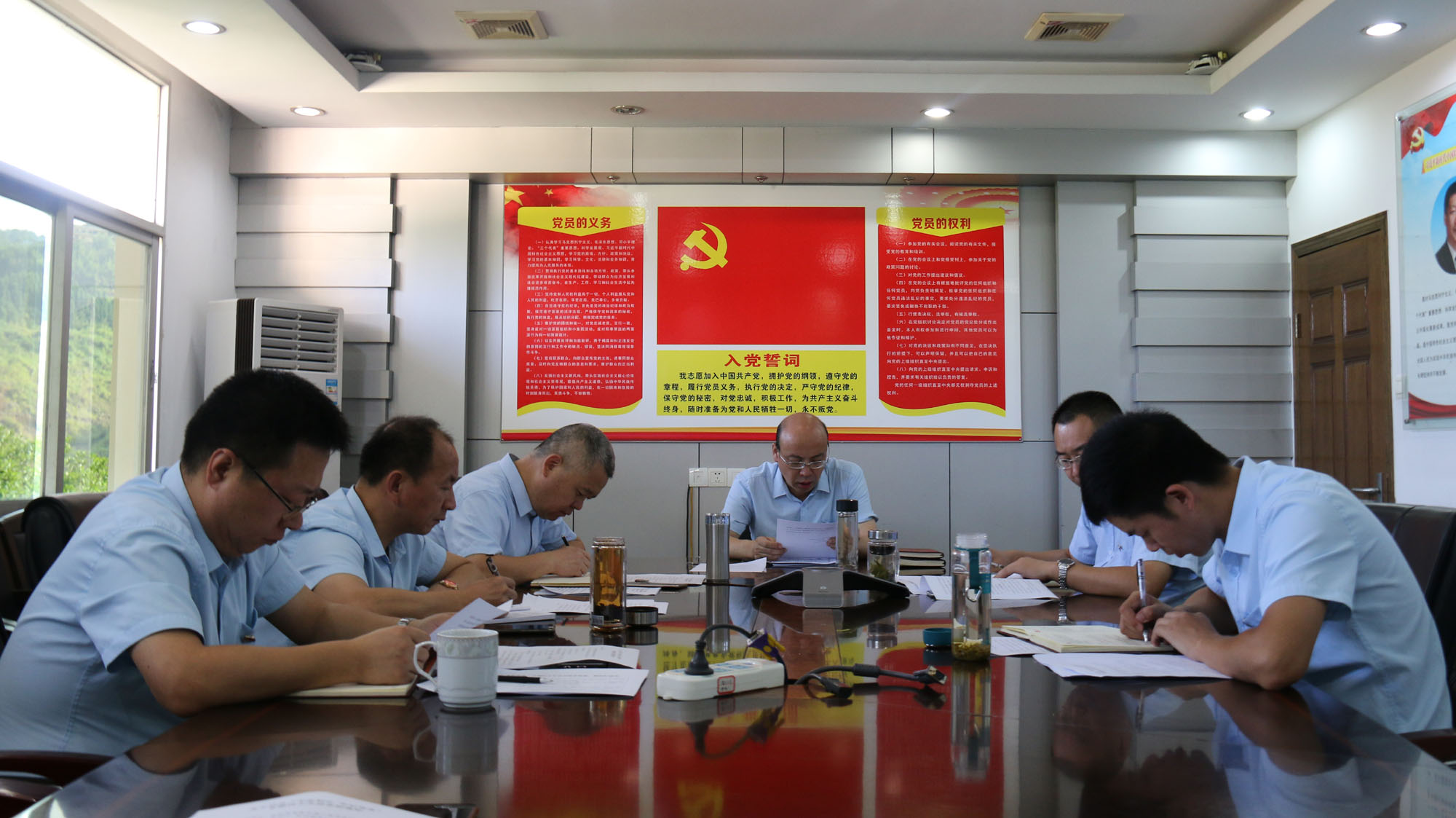 乐动(中国)党总支召开“不忘初心、牢记使命”专题民主生活会.jpg